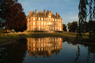 Chateau Living France: An overview of the estate.